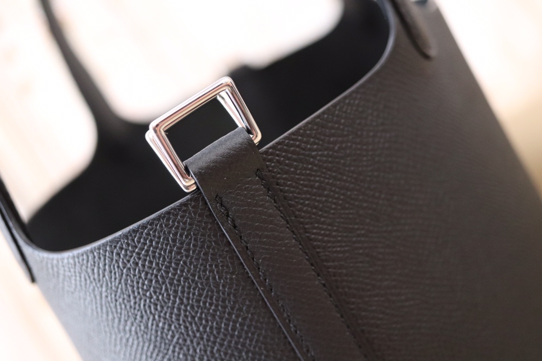 에르메스 피코탄18 레더 트레사쥬 블랙 앱송